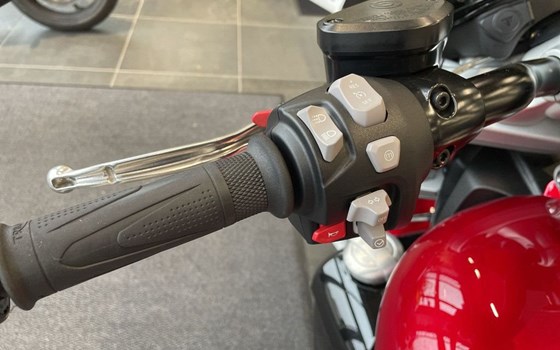 Gebrauchtmotorrad Triumph Rocket 3 R - Bild 7