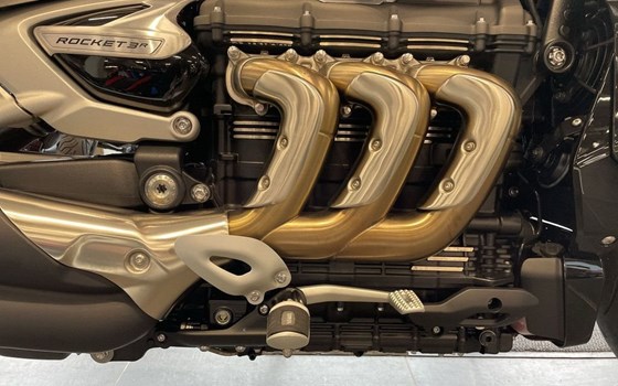 Gebrauchtmotorrad Triumph Rocket 3 R - Bild 9