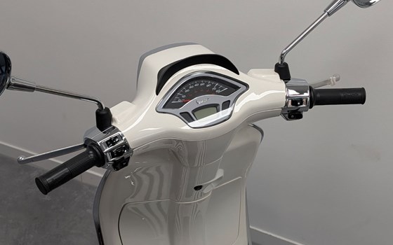 Neufahrzeug Vespa Sprint 50 S - Bild 5