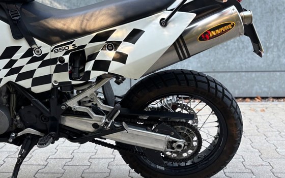 Gebrauchtmotorrad KTM 950 Adventure S - Bild 15