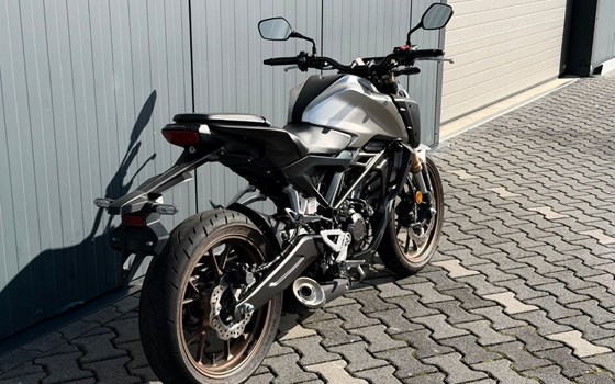 Gebrauchtmotorrad Honda CB125R - Bild 2