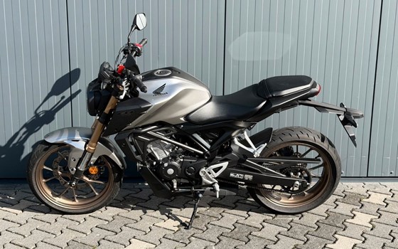 Gebrauchtmotorrad Honda CB125R - Bild 5