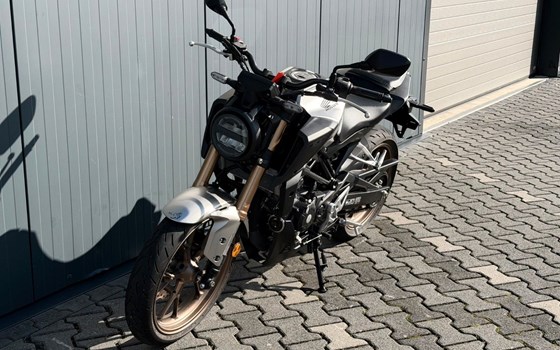 Gebrauchtmotorrad Honda CB125R - Bild 6