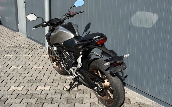 Gebrauchtmotorrad Honda CB125R - Bild 7