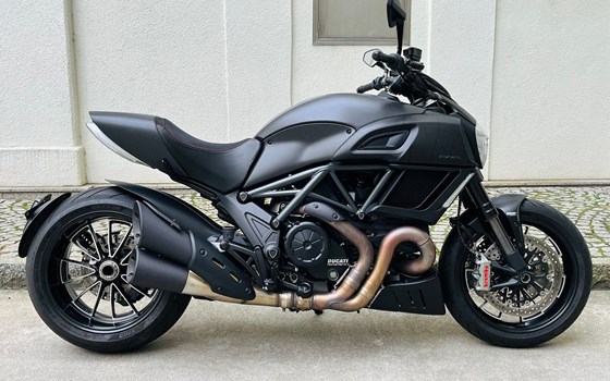 Gebrauchtmotorrad Ducati Diavel 1200 Dark - Bild 1