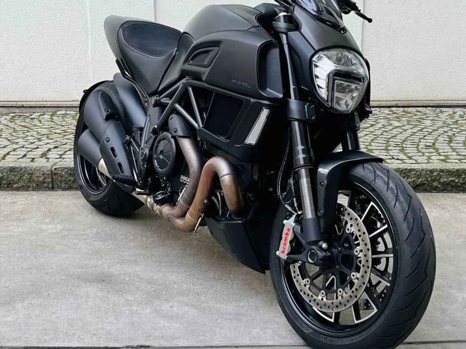 Angebot Ducati Diavel 1200 Dark Bild 2: Angebot Ducati Diavel 1200 Dark