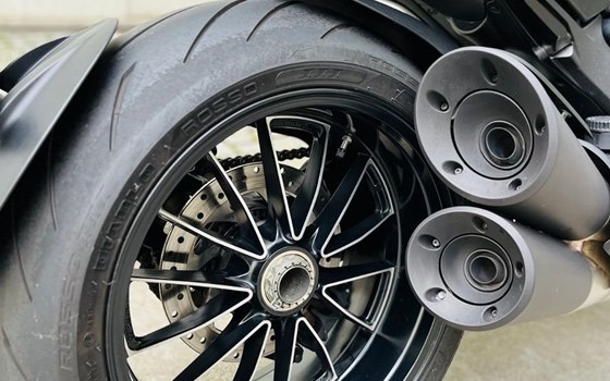 Gebrauchtmotorrad Ducati Diavel 1200 Dark - Bild 5