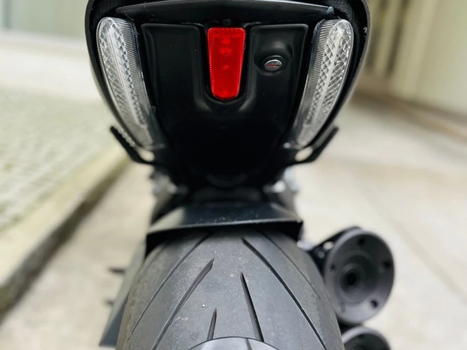 Angebot Ducati Diavel 1200 Dark Bild 6: Angebot Ducati Diavel 1200 Dark