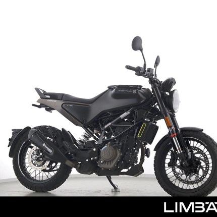 GEBRAUCHTFAHRZEUG Husqvarna Svartpilen 125