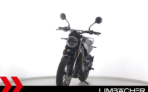 Gebrauchtmotorrad Husqvarna Svartpilen 125 - Bild 3