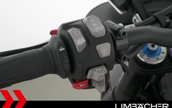 Gebrauchtmotorrad Triumph Speed Triple 1050 - Bild 22