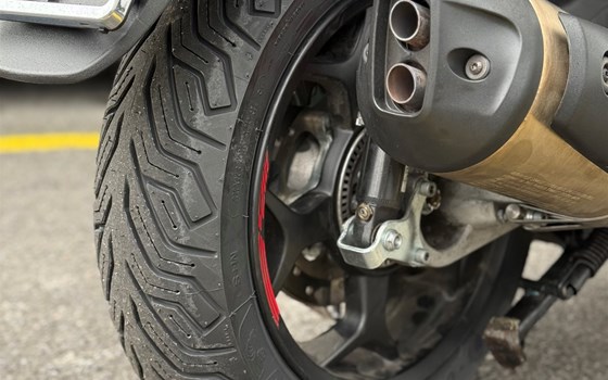 Gebrauchtmotorrad Piaggio MP3 500 hpe Sport - Bild 8