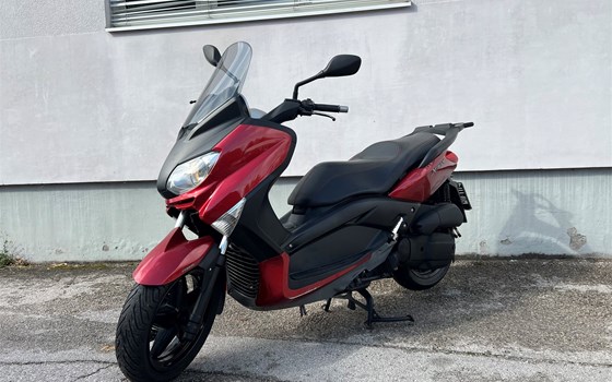 Gebrauchtmotorrad Yamaha XMAX 125 - Bild 1 Gebrauchtmotorrad Yamaha XMAX 125 - Bild 1