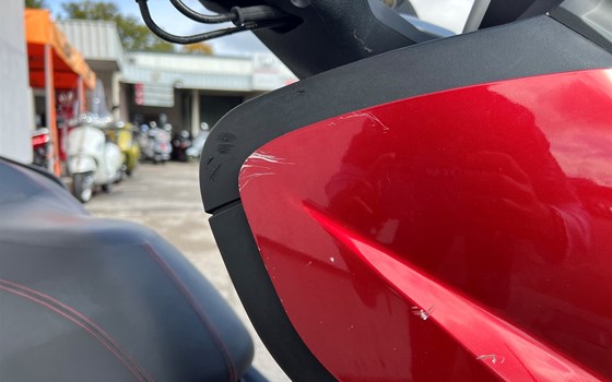 Gebrauchtmotorrad Yamaha XMAX 125 - Bild 4 Gebrauchtmotorrad Yamaha XMAX 125 - Bild 4