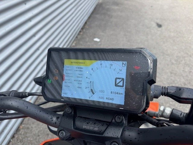 KTM 125 Duke (orange) - Bild 4