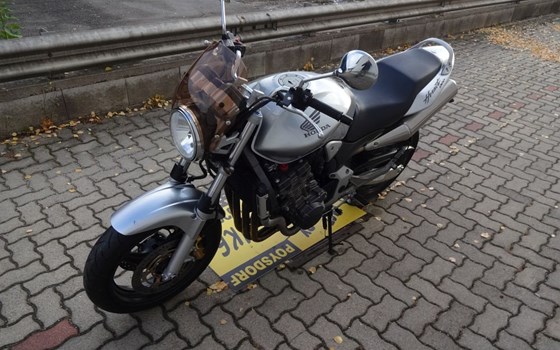 Gebrauchtmotorrad Honda CB 900 F Hornet - Bild 5 Gebrauchtmotorrad Honda CB 900 F Hornet - Bild 5