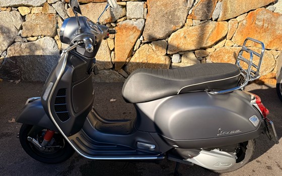 Gebrauchtmotorrad Vespa GTS 300 hpe - Bild 1