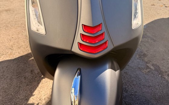 Gebrauchtmotorrad Vespa GTS 300 hpe - Bild 10