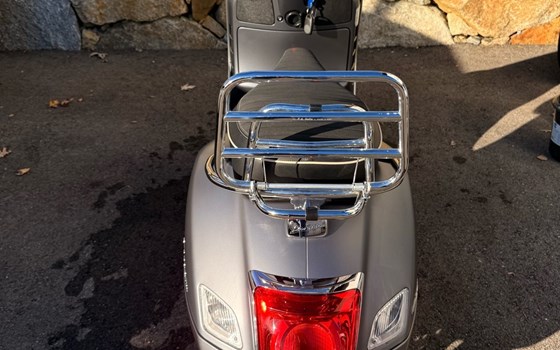 Gebrauchtmotorrad Vespa GTS 300 hpe - Bild 3
