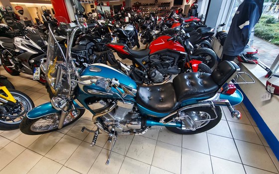 Gebrauchtmotorrad Suzuki Intruder VS 1400 - Bild 2