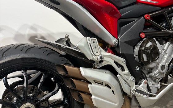 Gebrauchtmotorrad MV Agusta Turismo Veloce 800 - Bild 5 Gebrauchtmotorrad MV Agusta Turismo Veloce 800 - Bild 5