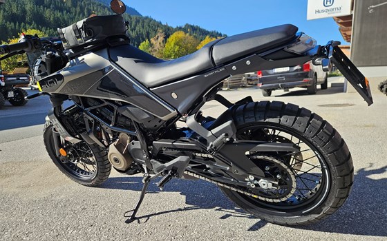 Gebrauchtmotorrad Husqvarna Svartpilen 401 - Bild 7 Gebrauchtmotorrad Husqvarna Svartpilen 401 - Bild 7