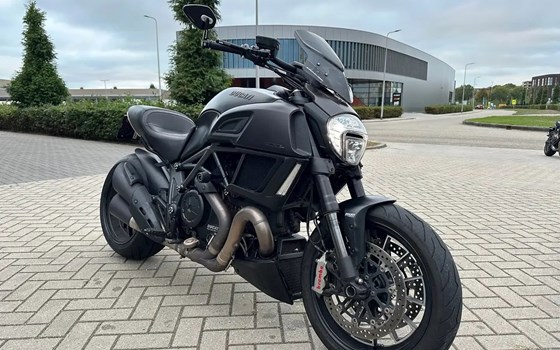 Gebrauchtmotorrad Ducati Diavel 1200 Dark - Bild 1