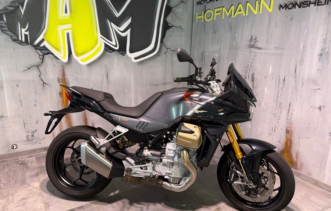 Moto Guzzi V100 Mandello