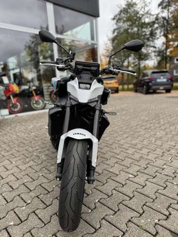 Yamaha MT-09 Akrapovic Auspuff, Kennzeichenträgerumbau