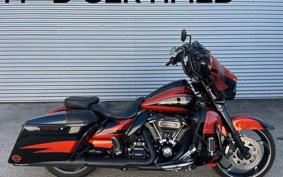 Gebrauchtmotorrad Harley-Davidson CVO Street Glide FLHXSE - Bild 1 Gebrauchtmotorrad Harley-Davidson CVO Street Glide FLHXSE - Bild 1