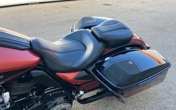 Gebrauchtmotorrad Harley-Davidson CVO Street Glide FLHXSE - Bild 12 Gebrauchtmotorrad Harley-Davidson CVO Street Glide FLHXSE - Bild 12