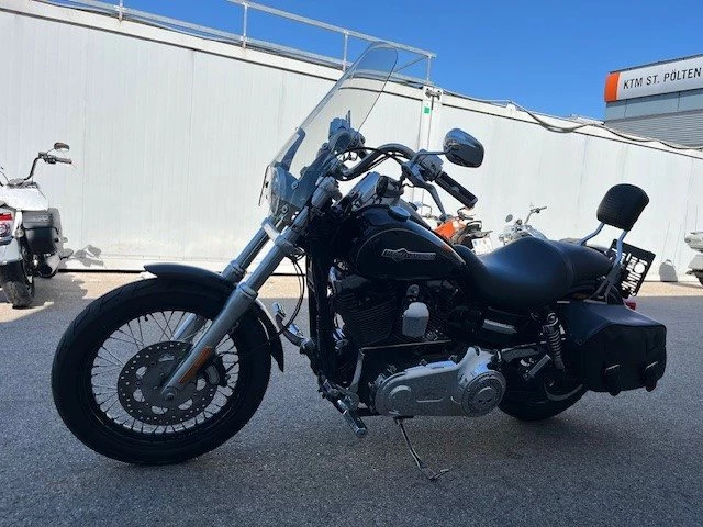 Harley-Davidson Dyna Super Glide Custom FXDC (Vivid Black) - Bild 10