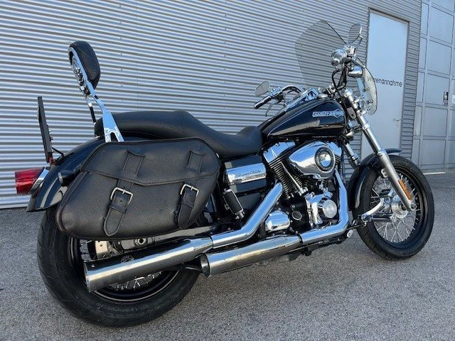 Harley-Davidson Dyna Super Glide Custom FXDC (Vivid Black) - Bild 8