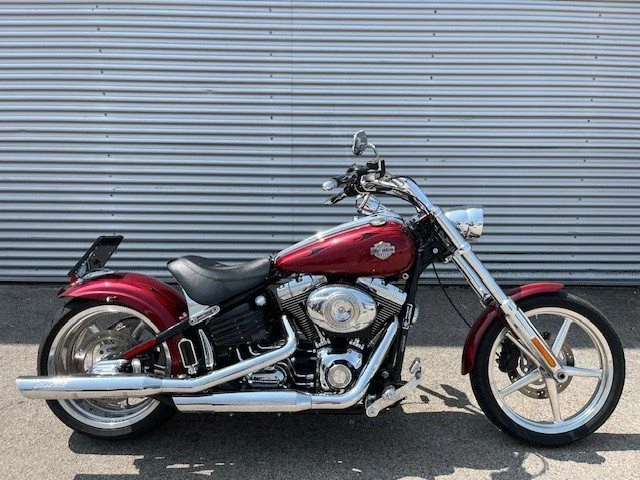 Harley-Davidson Softtail Rocker C FXCWC (Crimson Red Sunglo) - Bild 2