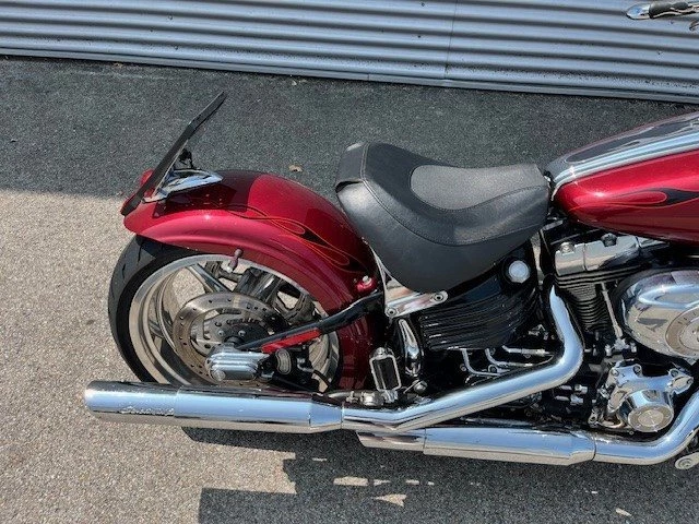 Harley-Davidson Softtail Rocker C FXCWC (Crimson Red Sunglo) - Bild 6