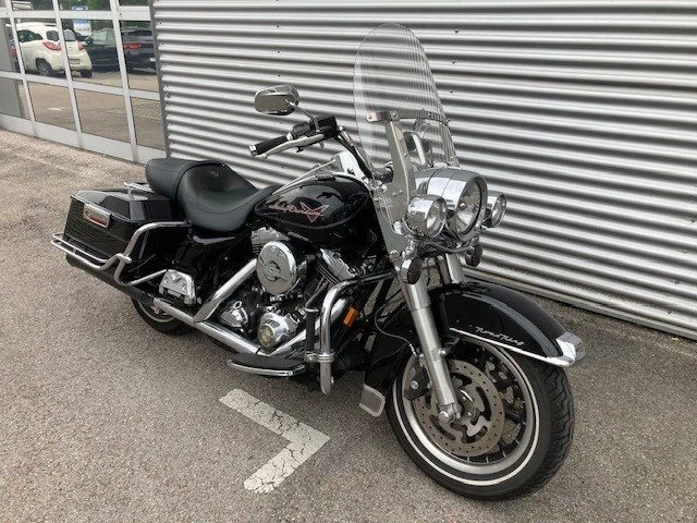 Harley-Davidson Touring Road King FLHR (Vivid Black) - Bild 3