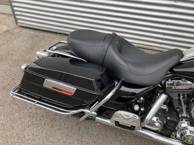 Harley-Davidson Touring Road King FLHR (Vivid Black) - Bild 5