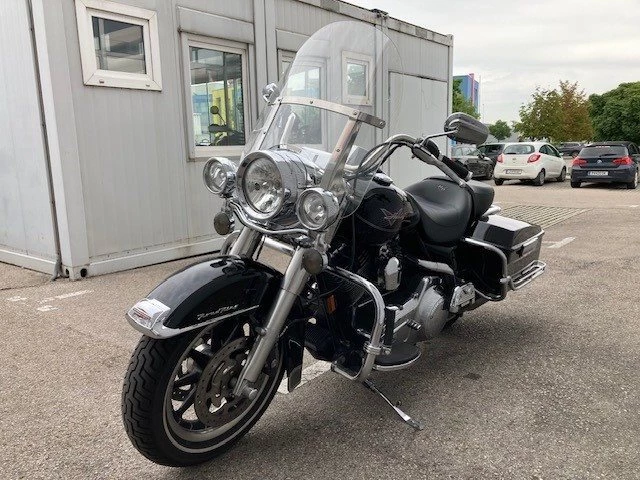 Harley-Davidson Touring Road King FLHR (Vivid Black) - Bild 9