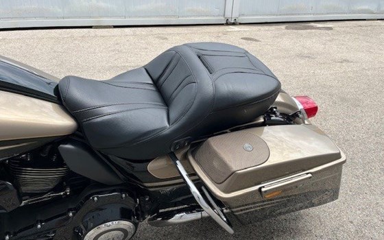 Gebrauchtmotorrad Harley-Davidson CVO Road Glide FLTRXSE - Bild 12 Gebrauchtmotorrad Harley-Davidson CVO Road Glide FLTRXSE - Bild 12