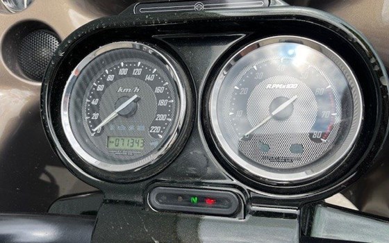 Gebrauchtmotorrad Harley-Davidson CVO Road Glide FLTRXSE - Bild 15 Gebrauchtmotorrad Harley-Davidson CVO Road Glide FLTRXSE - Bild 15