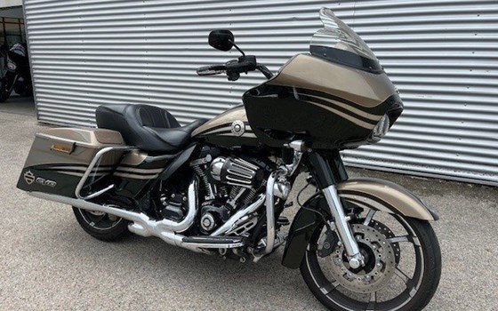 Gebrauchtmotorrad Harley-Davidson CVO Road Glide FLTRXSE - Bild 4 Gebrauchtmotorrad Harley-Davidson CVO Road Glide FLTRXSE - Bild 4
