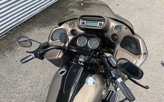 Gebrauchtmotorrad Harley-Davidson CVO Road Glide FLTRXSE - Bild 5 Gebrauchtmotorrad Harley-Davidson CVO Road Glide FLTRXSE - Bild 5