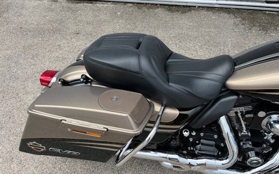 Gebrauchtmotorrad Harley-Davidson CVO Road Glide FLTRXSE - Bild 6 Gebrauchtmotorrad Harley-Davidson CVO Road Glide FLTRXSE - Bild 6