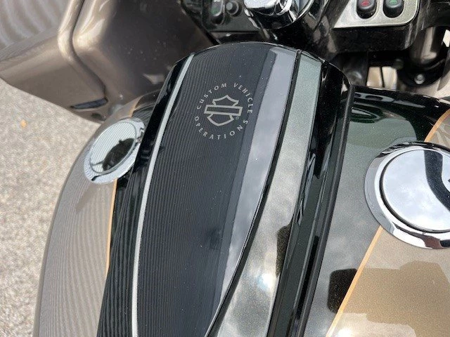 Harley-Davidson CVO Road Glide FLTRXSE (Roman Gold & Burnt Emerald) - Bild 8