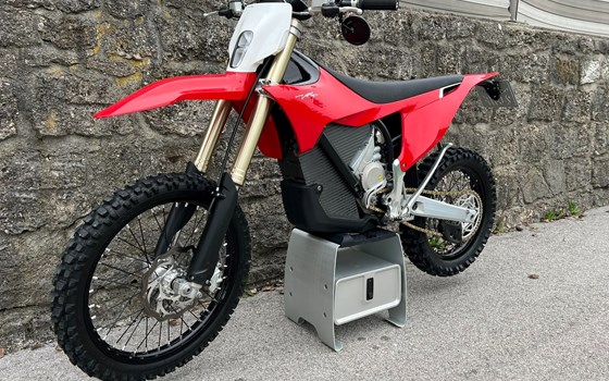 Gebrauchtmotorrad Stark Future Varg EX - Bild 1 Gebrauchtmotorrad Stark Future Varg EX - Bild 1