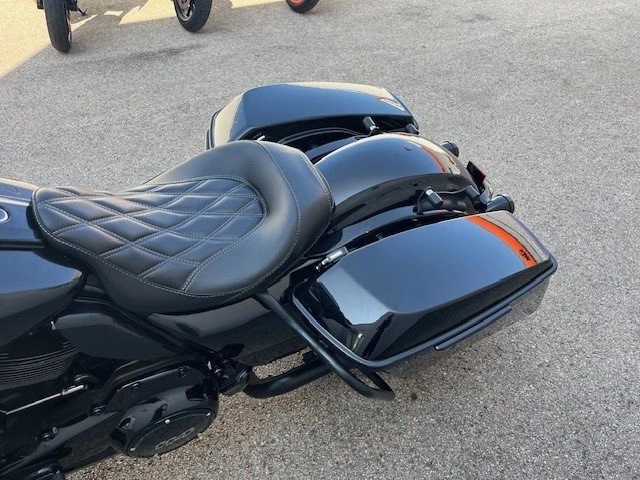 Harley-Davidson Touring Street Glide Special FLHXS (Vivid Black) - Bild 12