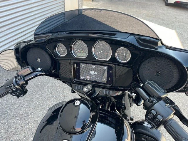 Harley-Davidson Touring Street Glide Special FLHXS (Vivid Black) - Bild 13