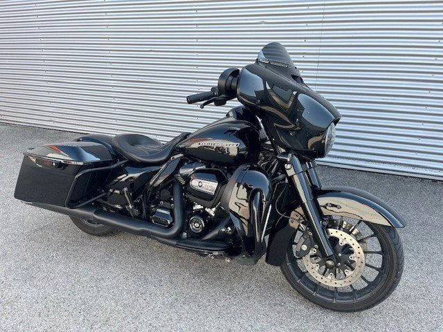 Harley-Davidson Touring Street Glide Special FLHXS (Vivid Black) - Bild 4