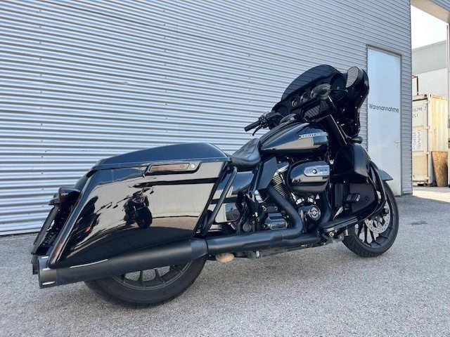 Harley-Davidson Touring Street Glide Special FLHXS (Vivid Black) - Bild 8