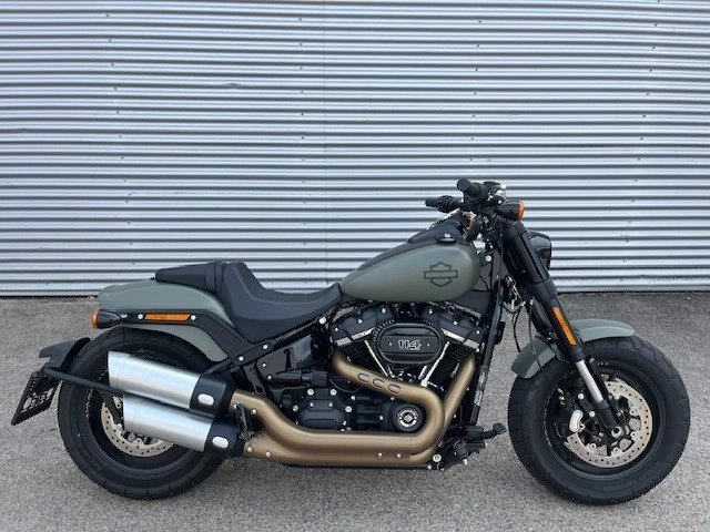 Harley-Davidson Softail Fat Bob 114 FXFBS (Deadwood Green Denim) - Bild 2